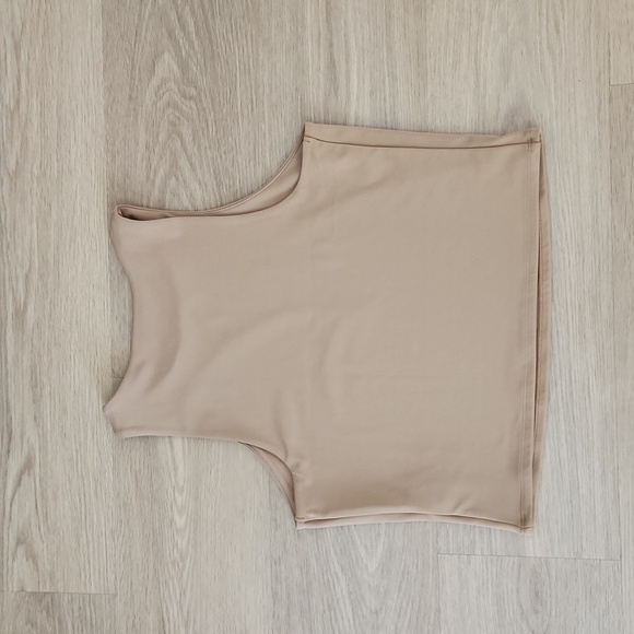 Express Women's Tank - Picture 3 of 3